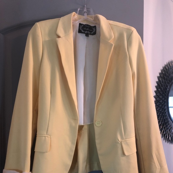 Yellow blazer - Picture 2 of 2